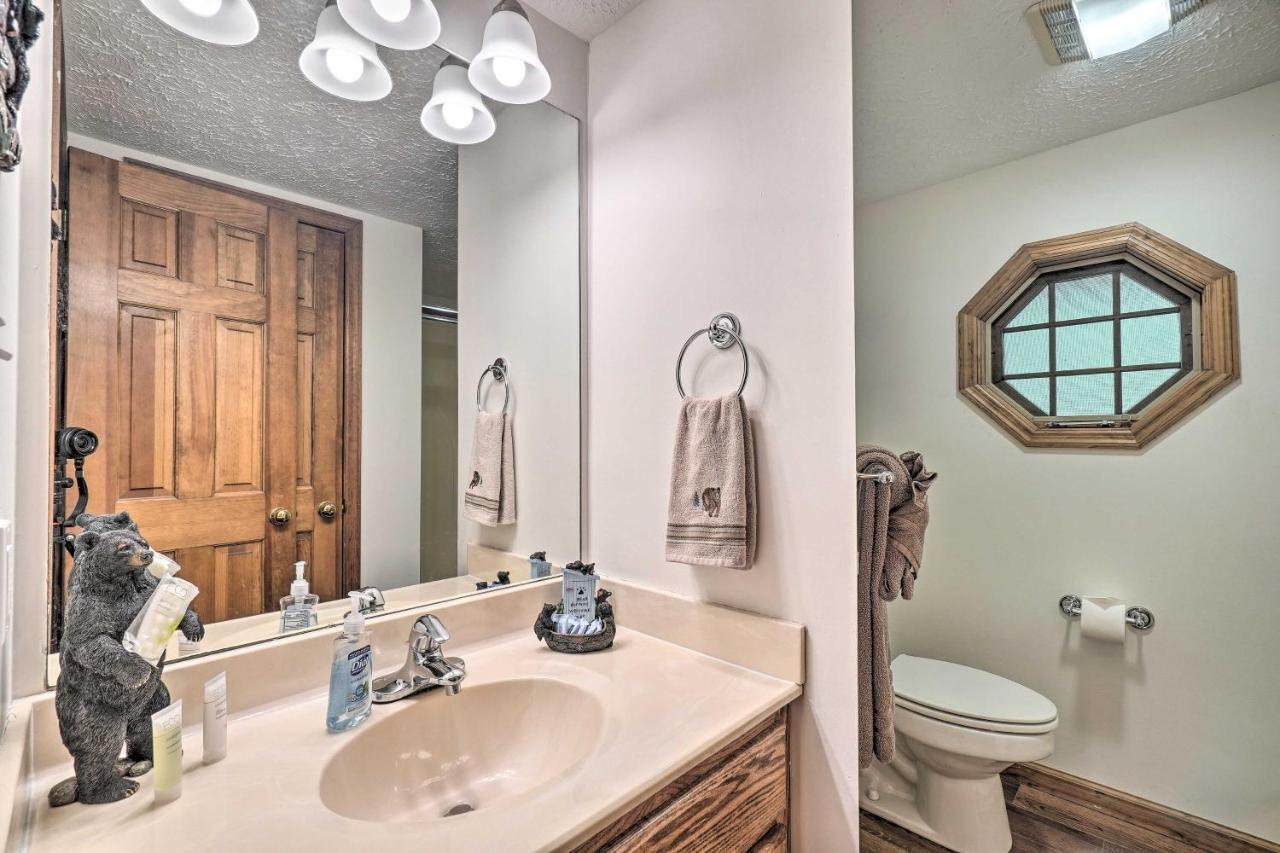 Picturesque Pigeon Forge Cabin With Mountain Views Luaran gambar